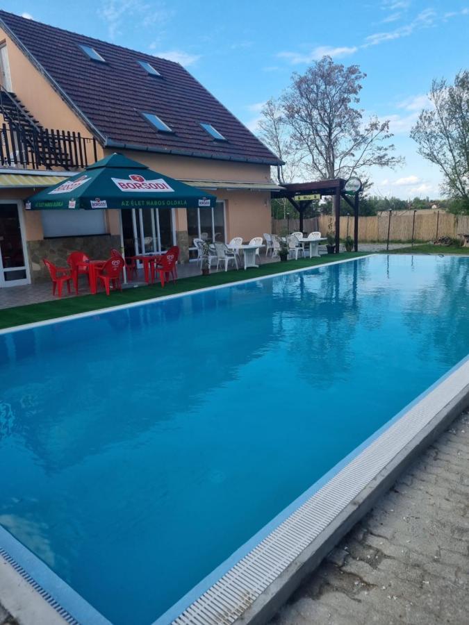 Taban Vendeghaz Balatonlelle Bed and Breakfast Εξωτερικό φωτογραφία